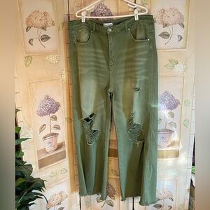 Ladies Blakeley Distressed Olive Jeans Size 2X NWOT